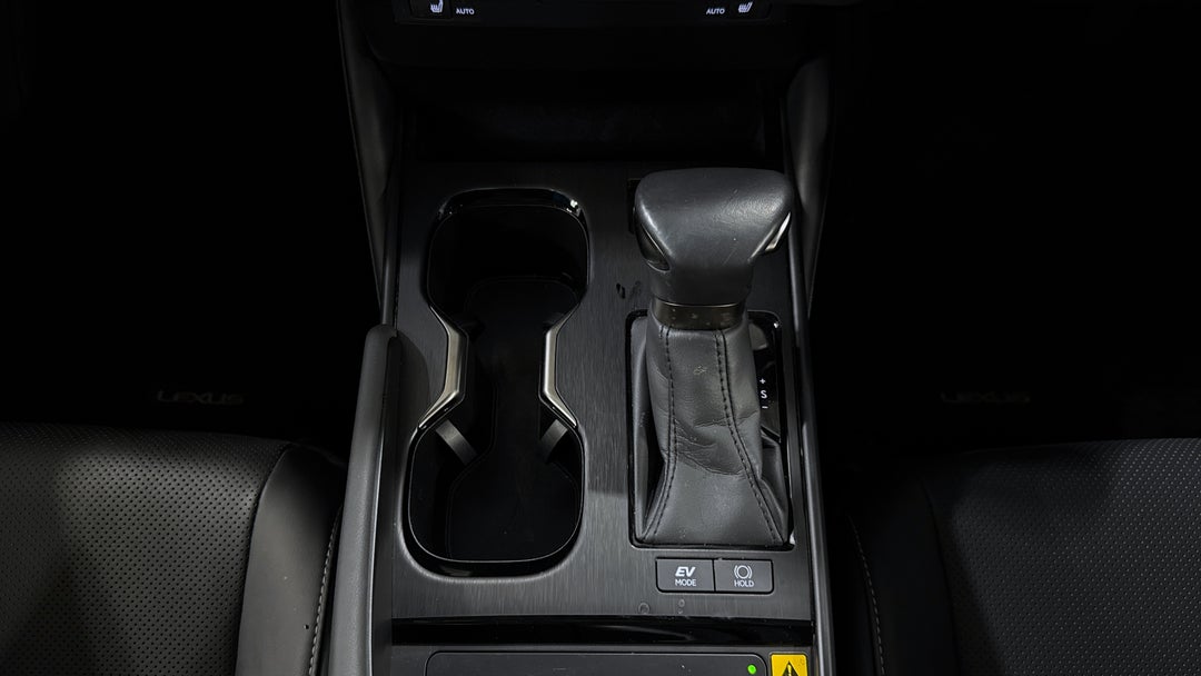 2023 Lexus Es300h Luxury (hybrid), Automatic, 15077 km, Gear Lever 