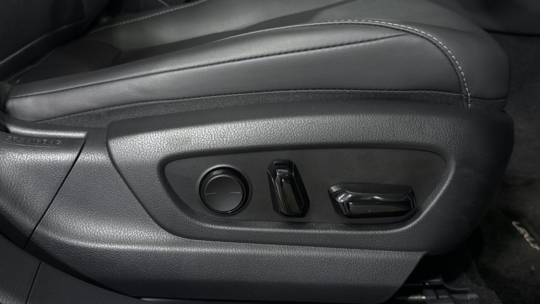 2023 Lexus Es300h Luxury (hybrid), Automatic, 15077 km, Drivers Side Adjustment Panel