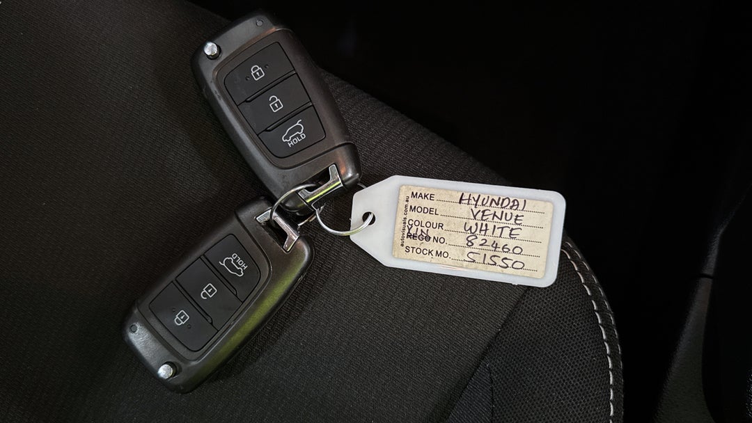 2025 Hyundai Venue Active, Automatic, 24265 km, Key Close-up