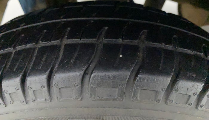 2016 Maruti Alto 800 VXI, Petrol, Manual, 62,080 km, Right Front Tyre Tread