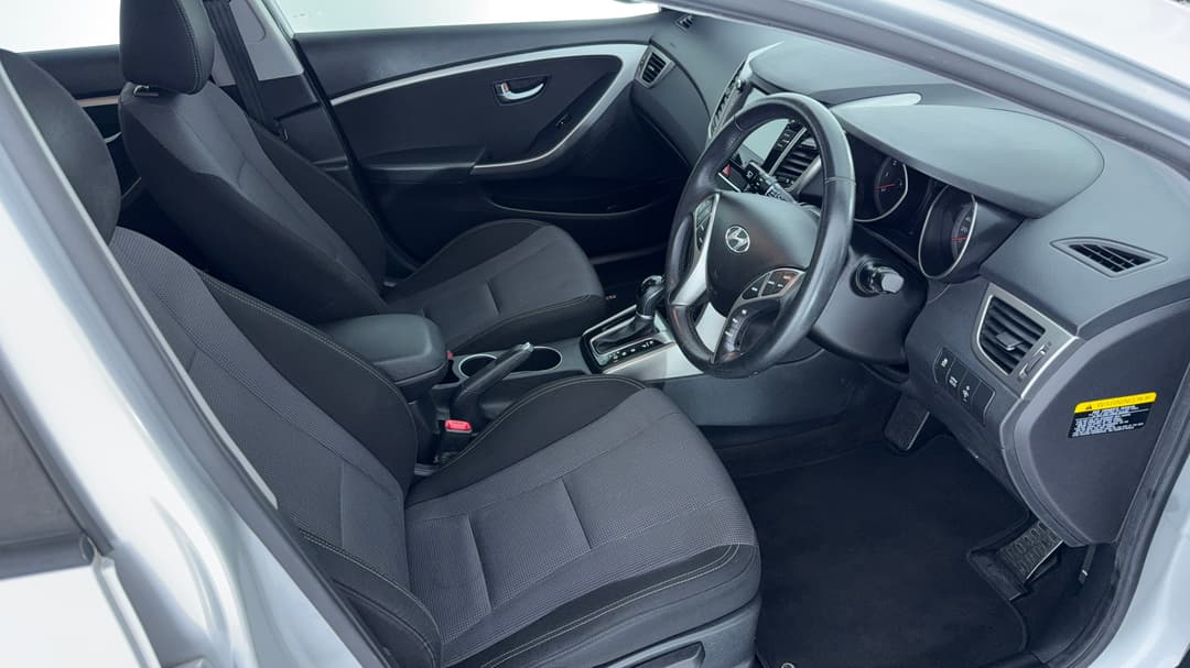 2016 Hyundai i30 Sr, Automatic, 85021 km, Right Side Front Door Cabin View
