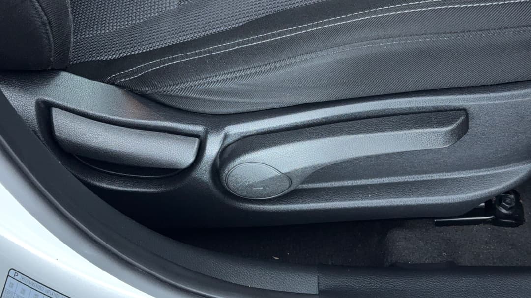2016 Hyundai i30 Sr, Automatic, 85021 km, Drivers Side Adjustment Panel