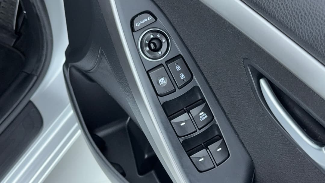 2016 Hyundai i30 Sr, Automatic, 85021 km, Drivers Side Door Panel Controls