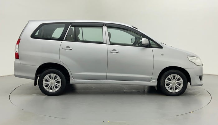 2013 Toyota Innova 2.5 GX 7 STR BS IV, Diesel, Manual, 1,21,826 km, Right Side