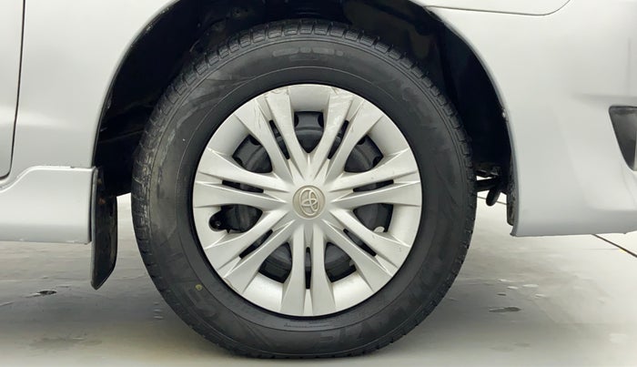 2013 Toyota Innova 2.5 GX 7 STR BS IV, Diesel, Manual, 1,21,826 km, Right Front Wheel