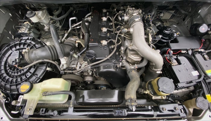 2013 Toyota Innova 2.5 GX 7 STR BS IV, Diesel, Manual, 1,21,826 km, Open Bonet