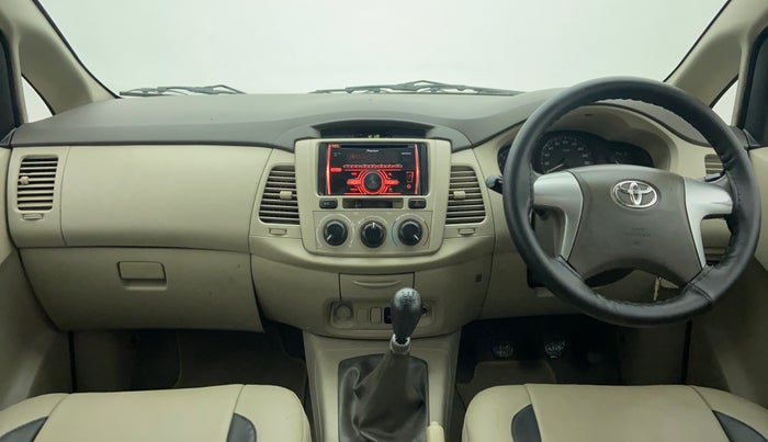 2013 Toyota Innova 2.5 GX 7 STR BS IV, Diesel, Manual, 1,21,826 km, Dashboard