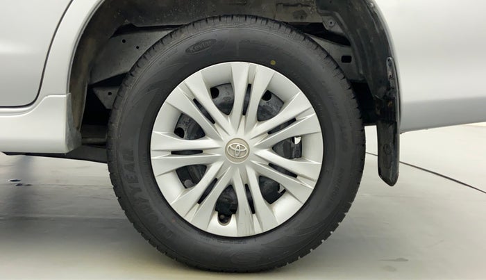 2013 Toyota Innova 2.5 GX 7 STR BS IV, Diesel, Manual, 1,21,826 km, Left Rear Wheel