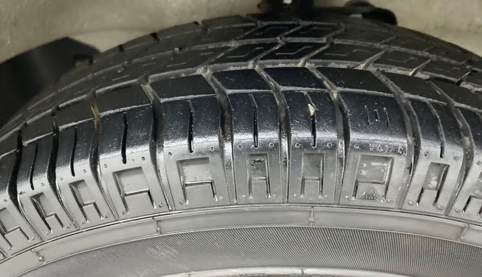2019 Maruti Eeco 5 STR WITH AC PLUSHTR, Petrol, Manual, 10,759 km, Right Front Tyre Tread
