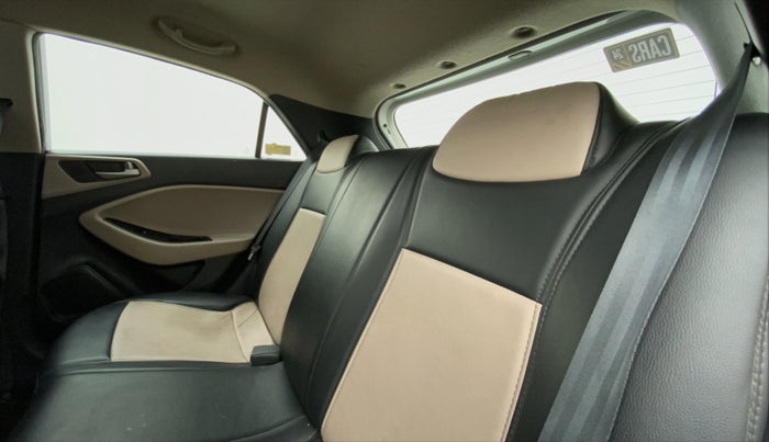 2016 Hyundai Elite i20 SPORTZ 1.2, Petrol, Manual, 88,048 km, Right Side Rear Door Cabin