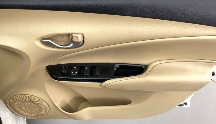 2020 Toyota YARIS V MT, Petrol, Manual, Driver Side Door Panels Control