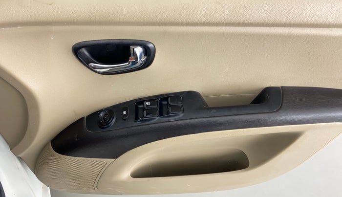 2011 Hyundai i10 MAGNA 1.2 KAPPA2, Petrol, Manual, 38,162 km, Driver Side Door Panels Control