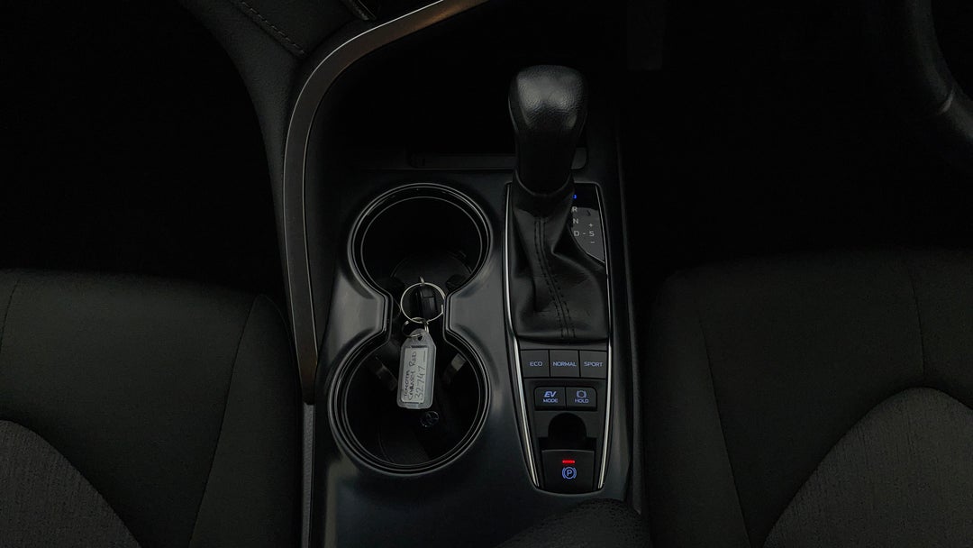 2020 Toyota Camry Ascent Sport Hybrid, Automatic, 41590 km, Gear Lever 