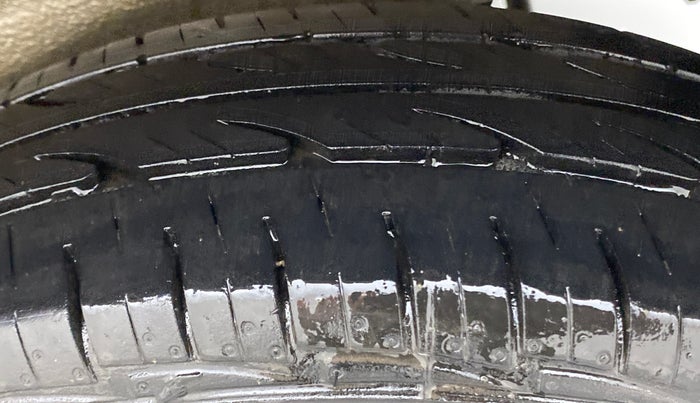 2015 Maruti Wagon R 1.0 LXI CNG, CNG, Manual, 70,784 km, Left Rear Tyre Tread