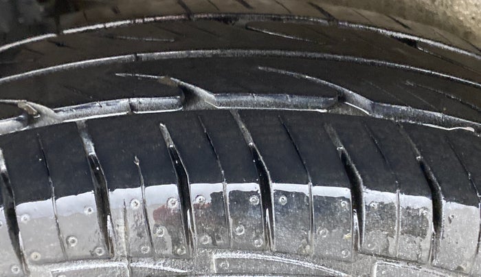2015 Maruti Wagon R 1.0 LXI CNG, CNG, Manual, 70,784 km, Right Rear Tyre Tread
