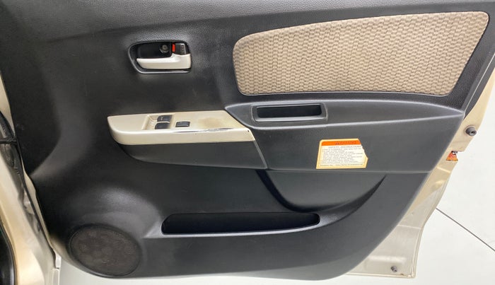 2015 Maruti Wagon R 1.0 LXI CNG, CNG, Manual, 70,784 km, Driver Side Door Panels Control