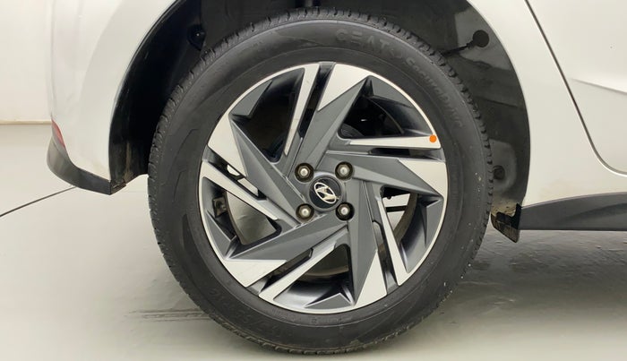 2022 Hyundai NEW I20 ASTA (O) 1.2 MT, Petrol, Manual, 16,031 km, Right Rear Wheel