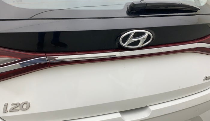 2022 Hyundai NEW I20 ASTA (O) 1.2 MT, Petrol, Manual, 16,031 km, Dicky (Boot door) - Slightly dented