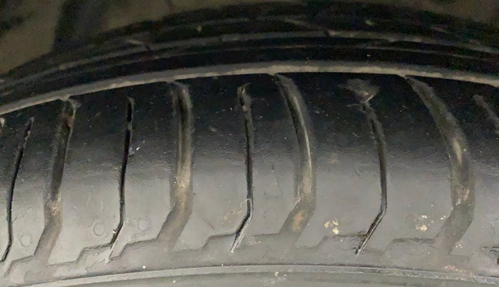 2022 Hyundai NEW I20 ASTA (O) 1.2 MT, Petrol, Manual, 16,031 km, Left Front Tyre Tread