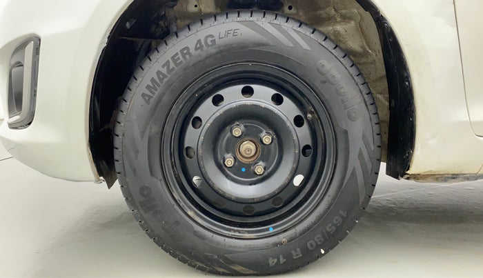 2017 Maruti Swift VXI O, CNG, Manual, 86,230 km, Left Front Wheel