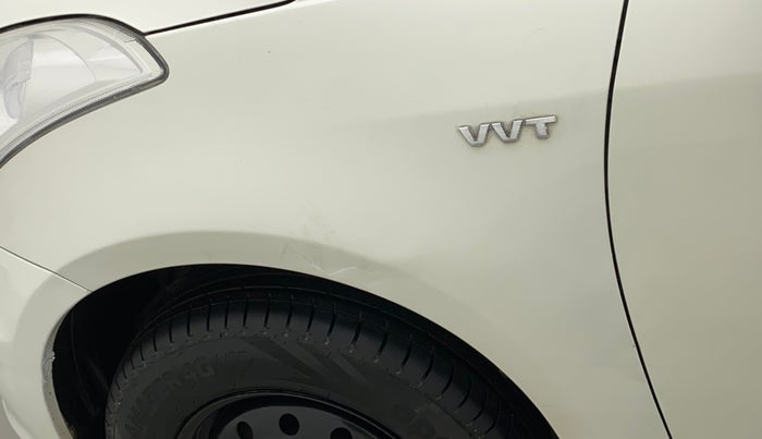 2017 Maruti Swift VXI O, CNG, Manual, 86,230 km, Left fender - Slightly dented