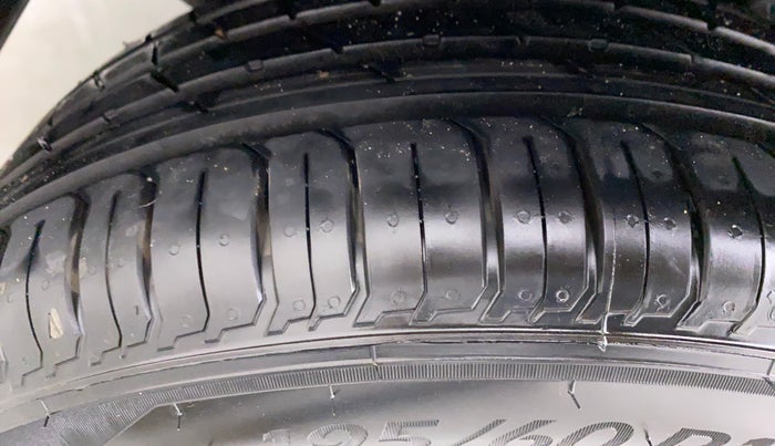 2014 Maruti Swift VDI ABS, Diesel, Manual, 72,738 km, Right Rear Tyre Tread