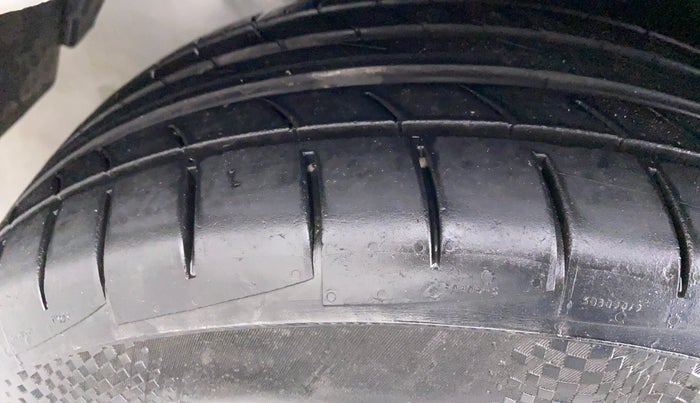 2014 Maruti Swift VDI ABS, Diesel, Manual, 72,738 km, Left Front Tyre Tread