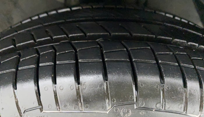 2014 Hyundai i20 SPORTZ 1.2 VTVT, Petrol, Manual, 50,906 km, Right Front Tyre Tread