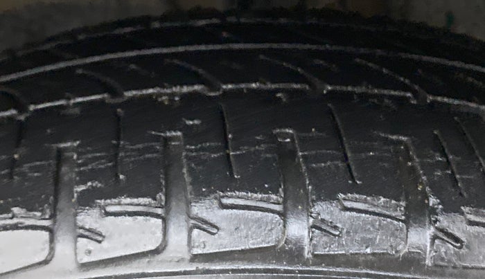 2015 Honda City V MT PETROL, Petrol, Manual, 29,527 km, Right Front Tyre Tread