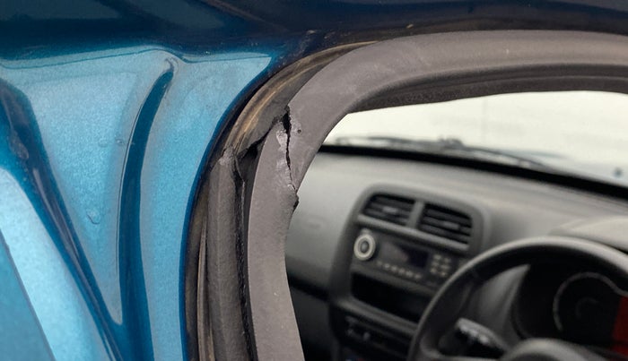 2022 Renault Kwid RXL 1.0 (O), Petrol, Manual, 39,227 km, Driver-side door - Beading has minor damage