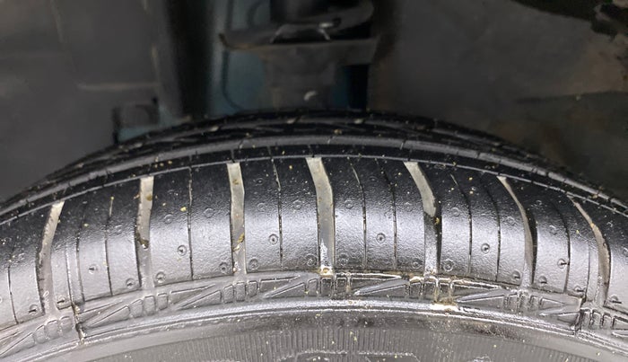 2022 Renault Kwid RXL 1.0 (O), Petrol, Manual, 39,227 km, Left Front Tyre Tread