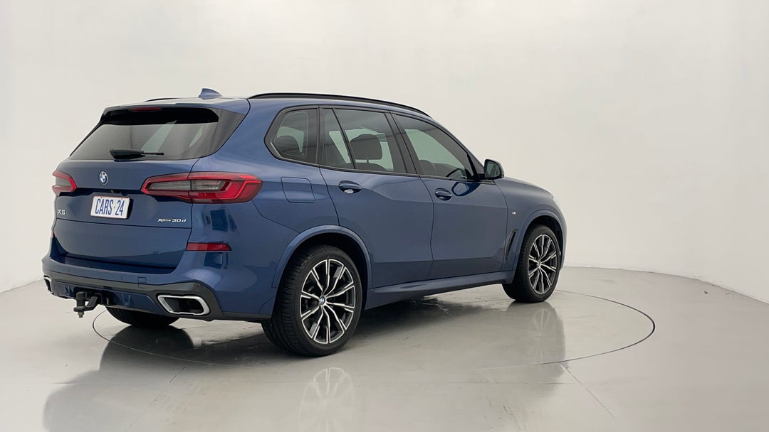 Right Back Diagonal (45- Degree) View