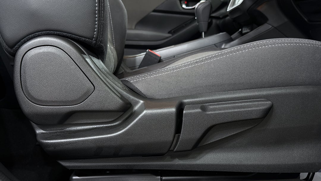 2025 Subaru Crosstrek AWD 2.0l, Automatic, 23060 km, Drivers Side Adjustment Panel