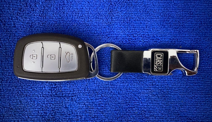 2021 Hyundai AURA SX PLUS 1.2 AMT, Petrol, Automatic, 34,132 km, Key Close Up