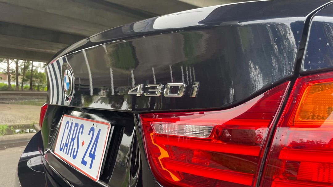 Badge (Boot Right Side)