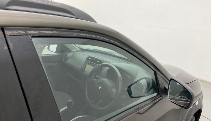 2016 Renault Kwid RXT 1.0, Petrol, Manual, 64,901 km, Driver-side door - Door visor damaged