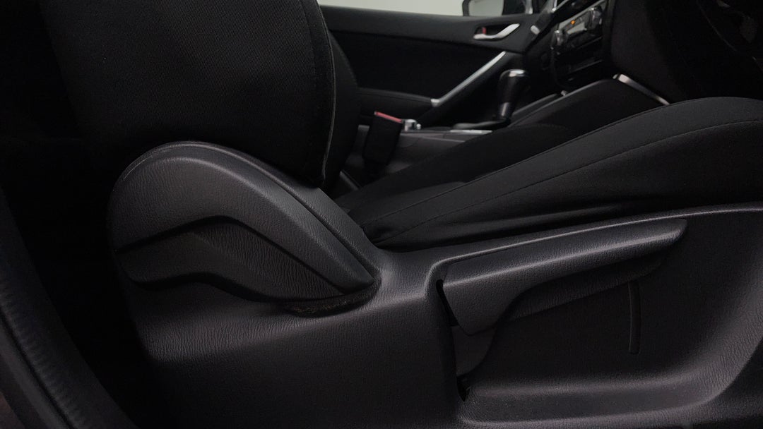 2015 Mazda CX-5 Maxx Sport (4x4), Automatic, 103033 km, Drivers Side Adjustment Panel