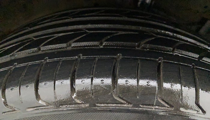 2016 Maruti Ciaz ZXI+ AT, Petrol, Automatic, 33,520 km, Left Rear Tyre Tread