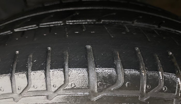 2016 Hyundai Elite i20 1.4 CRDI ASTA (O), Diesel, Manual, 84,096 km, Left Front Tyre Tread