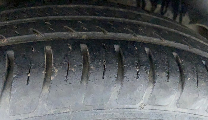 2018 Maruti Dzire LXI, Petrol, Manual, 48,162 km, Right Rear Tyre Tread