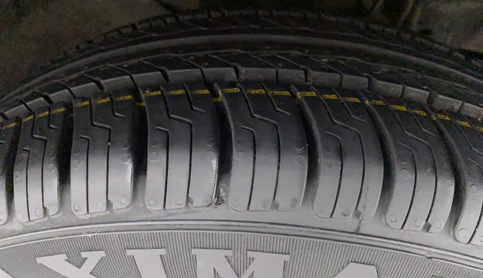 2016 Tata Tiago XZ PETROL, Petrol, Manual, 62,663 km, Right Front Tyre Tread