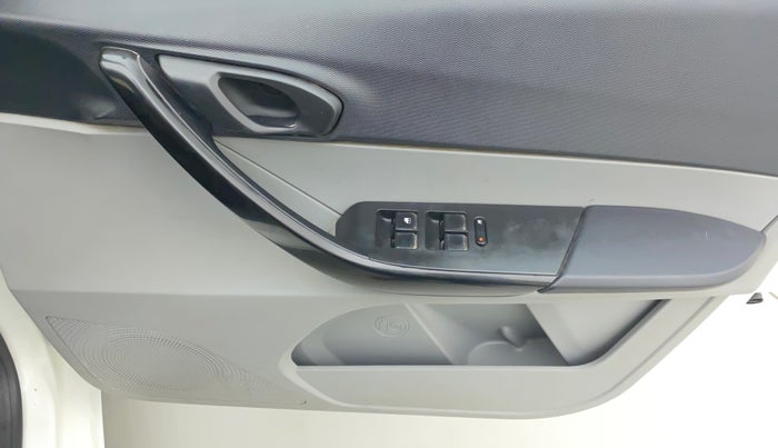 2020 Tata Tiago XT PETROL, Petrol, Manual, 51,659 km, Driver Side Door Panels Control