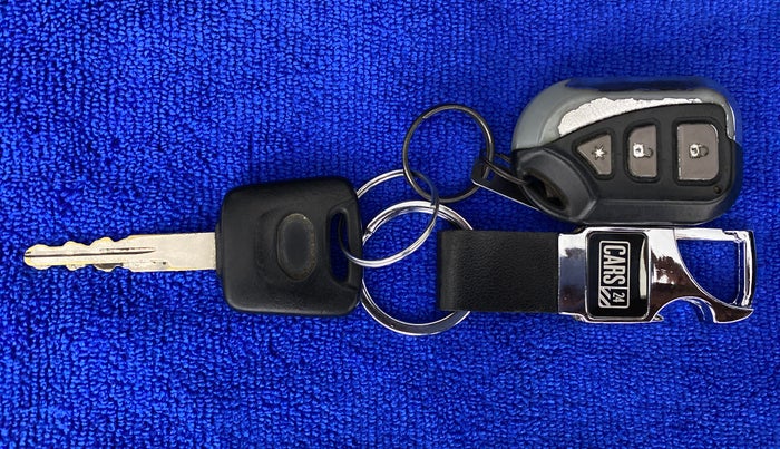 2016 Datsun Go T, CNG, Manual, 65,535 km, Key Close Up