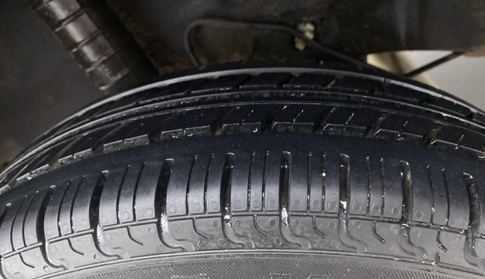 2016 Datsun Go T, CNG, Manual, 65,535 km, Right Rear Tyre Tread