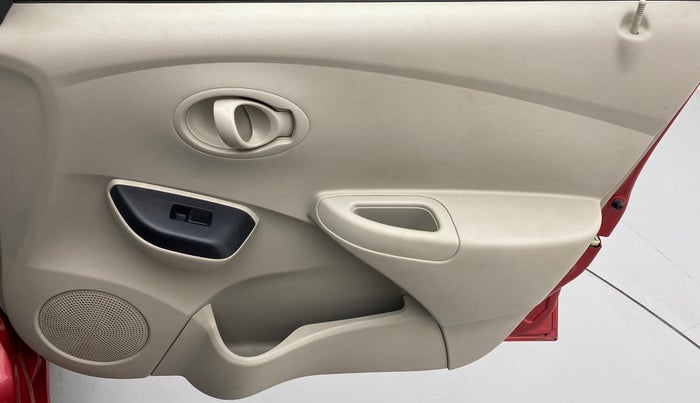 2016 Datsun Go T, CNG, Manual, 65,535 km, Driver Side Door Panels Control