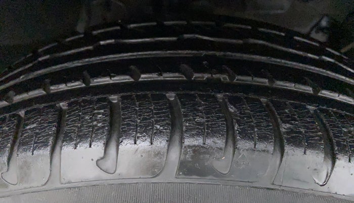 2014 Nissan Terrano XL PLUS 85 PS DEISEL, Diesel, Manual, 25,189 km, Right Front Tyre Tread