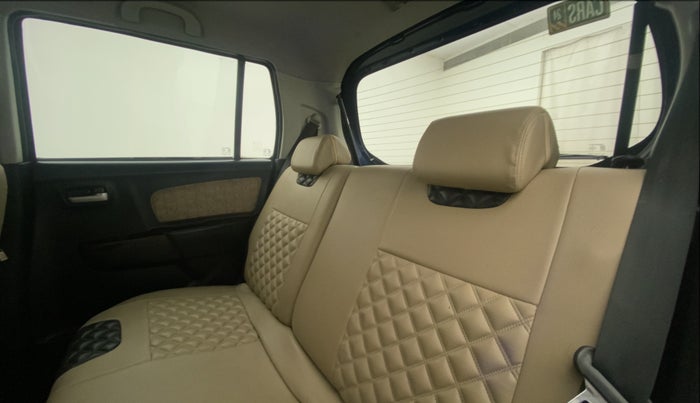 2017 Maruti Wagon R 1.0 VXI AMT, Petrol, Automatic, 65,073 km, Right Side Rear Door Cabin