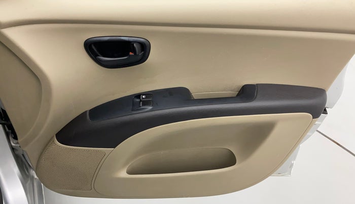 2012 Hyundai i10 ERA 1.1, CNG, Manual, 85,263 km, Driver Side Door Panels Control