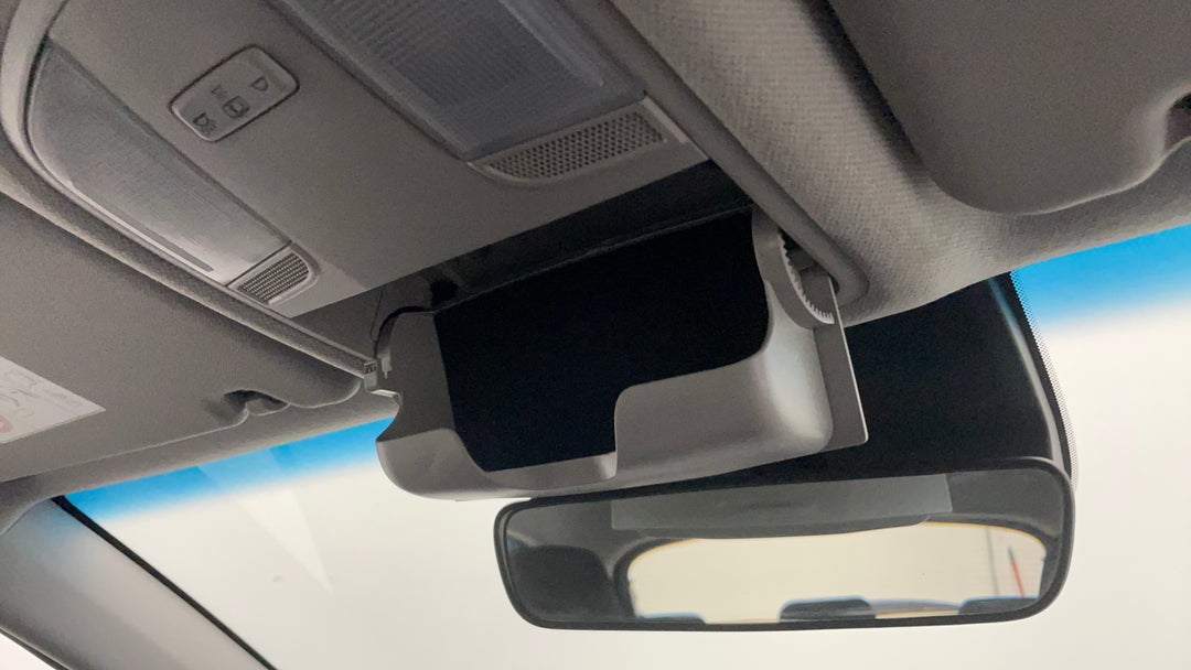 On-Roof Controls/Sunglass holder