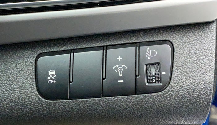 2016 Hyundai New Elantra 2.0 SX AT PETROL, Petrol, Automatic, 39,077 km, Dashboard - Headlight height adjustment not working
